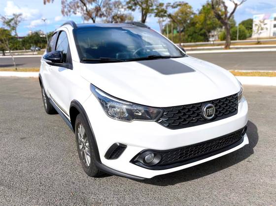 FIAT ARGO 1.8 E.TORQ FLEX TREKKING AT6 FIAT ARGO 1.8 E.TORQ FLEX TREKKING AT6